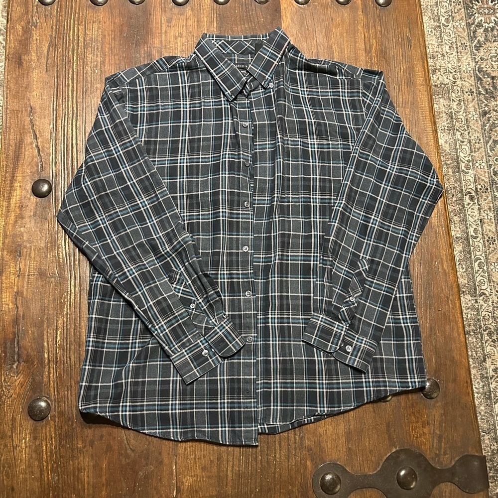 Van Heusen Men's Plaid Button-Down Shirt - Black and Gray